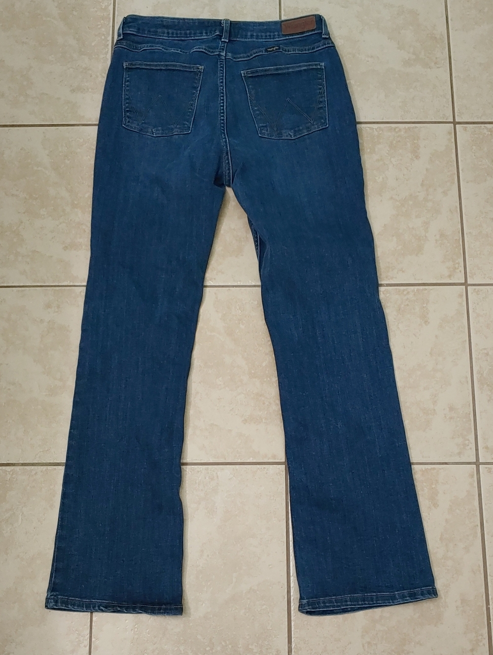 Wrangler High Rise Bold Boot Jeans Womens Classic Cowgirl Denim Size 10x32
